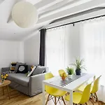 Viu Helska Apartment *